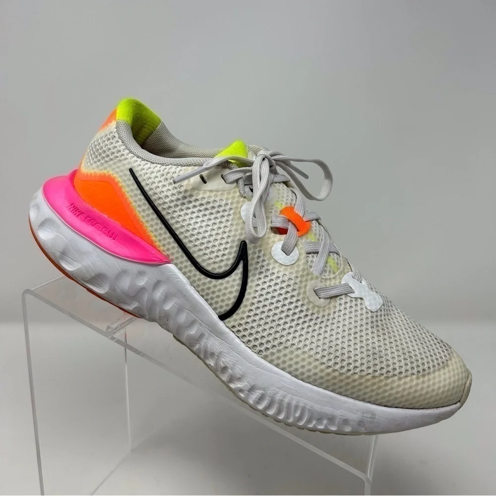 Nike Renew Run Platinum Pink Blast Lace Up Athletic Sneakers Size 6.5 Y (EU 39)